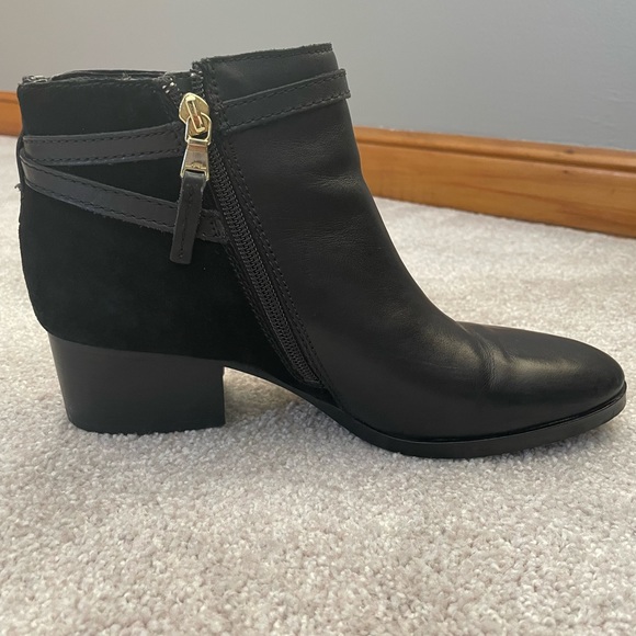 Ralph Lauren “Damara” leather & suede bootie size 9. - Picture 4 of 7